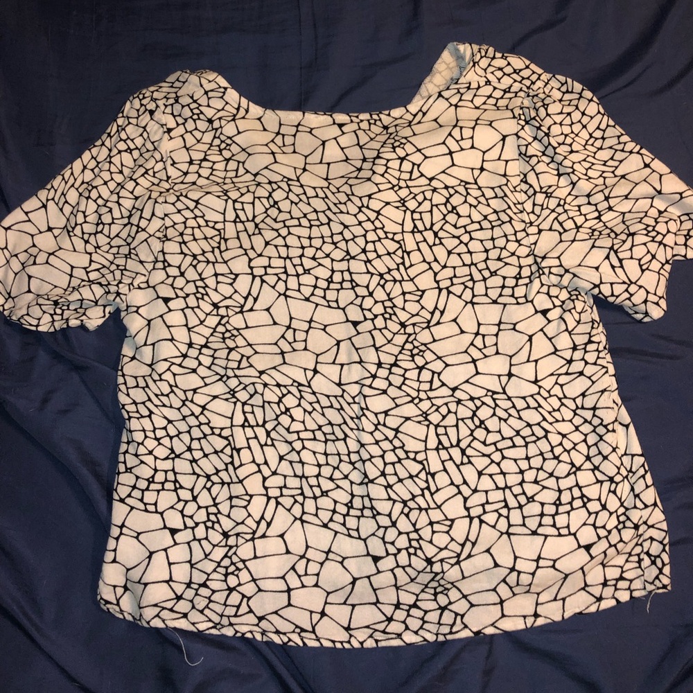 Button down - Picture 2 of 3